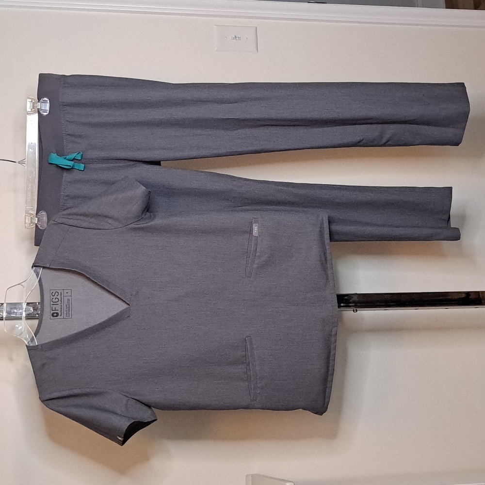 Fig Scrub Set - image 1